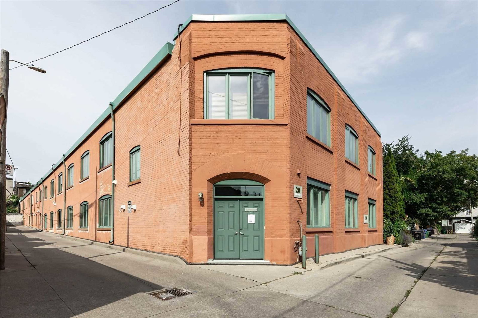 20 Brockton Avenue Townhomes exterior