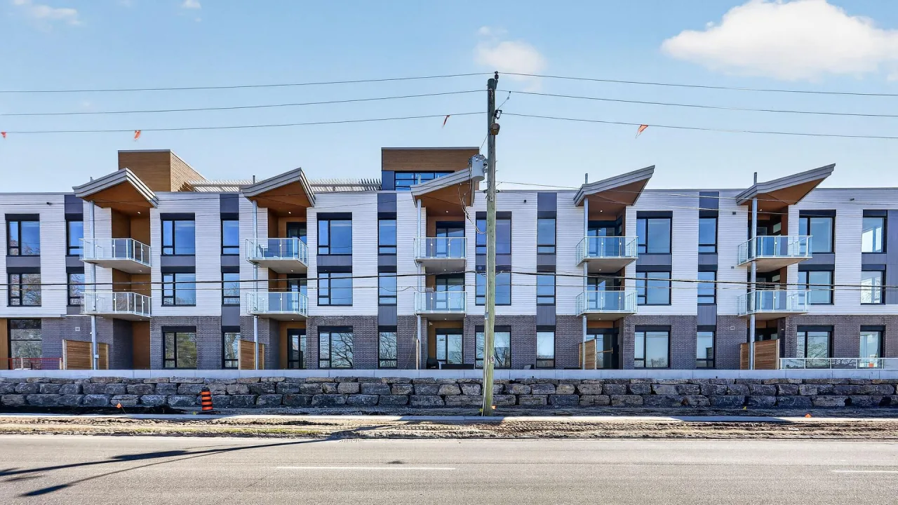 The Dock's at Mooney's Bay exterior