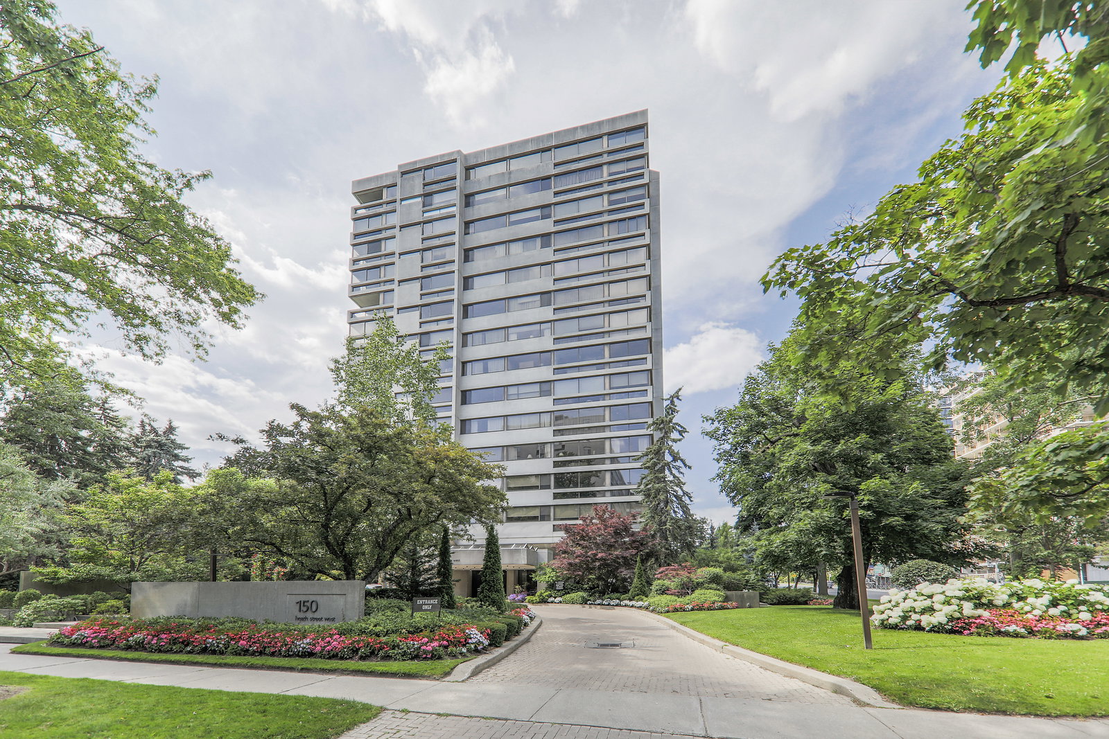 150 Heath Street West Condos exterior