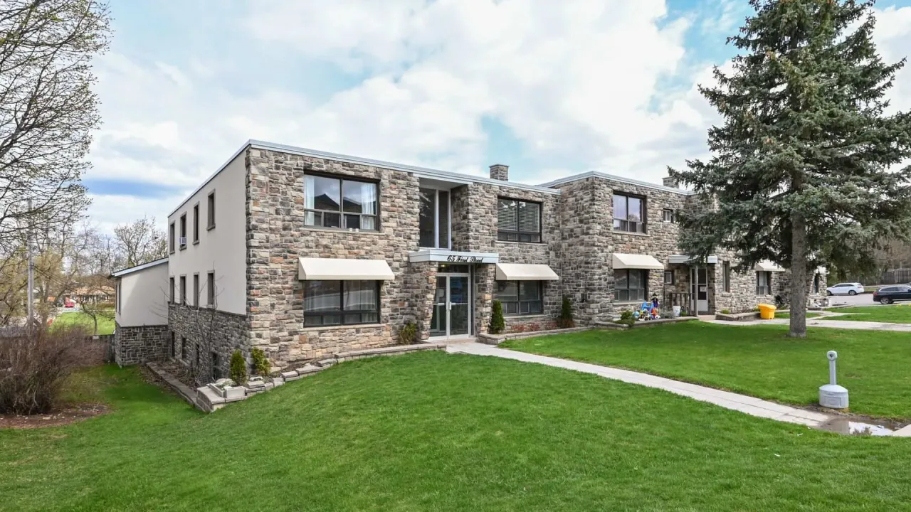 65 First St exterior