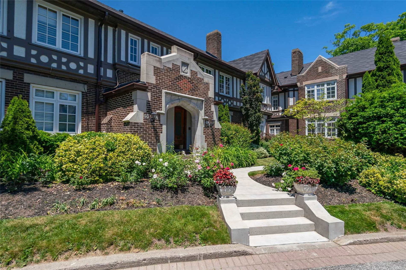 Governor's Manor condo