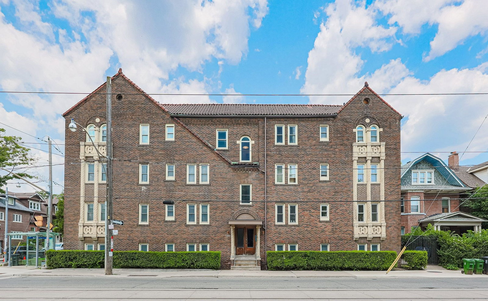 Kingdun Apartments exterior