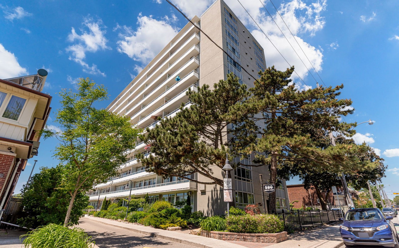 580 Christie Street exterior