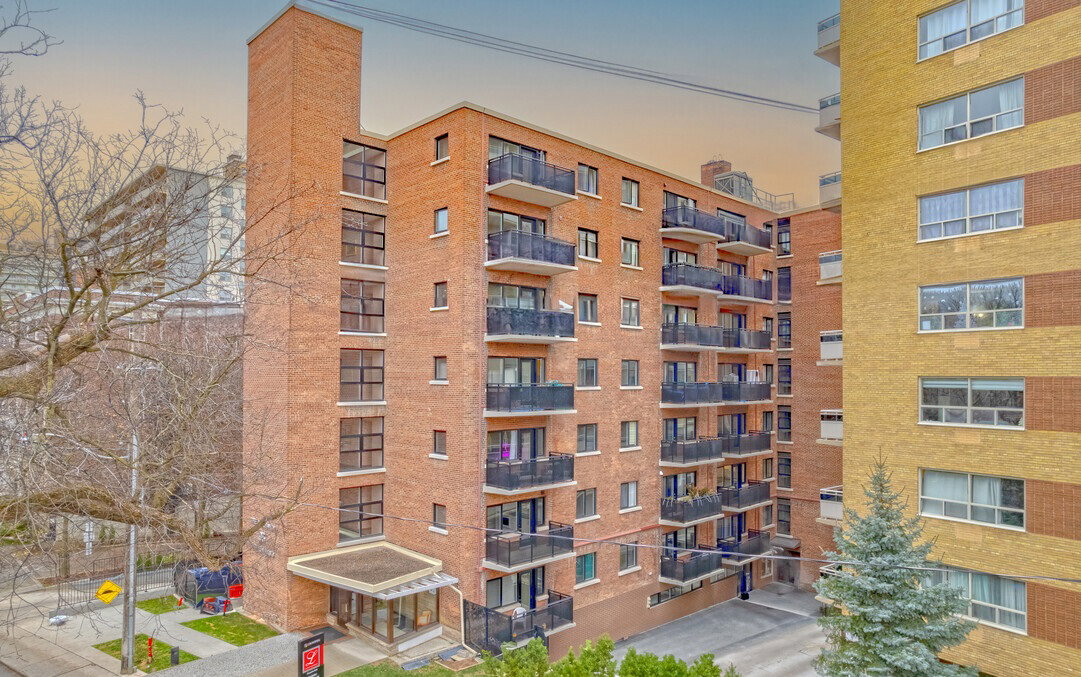 95 Lawton exterior