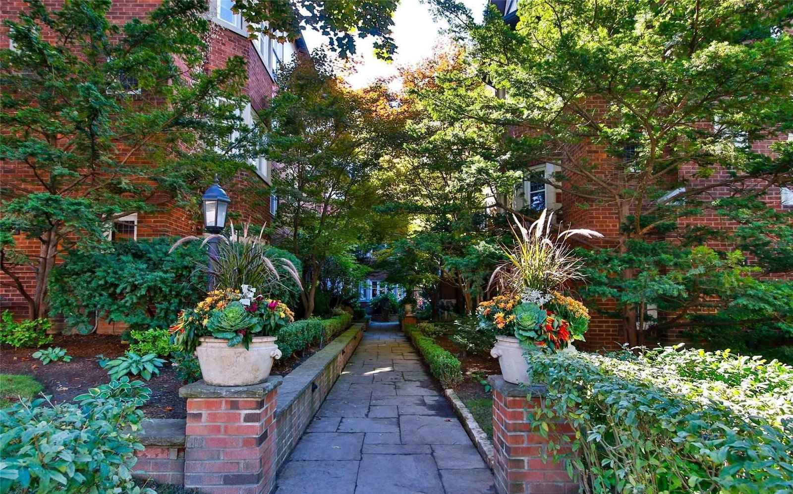 313 Lonsdale Road exterior