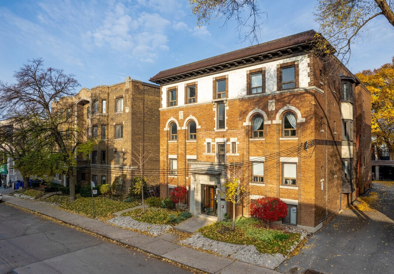 316 Lonsdale Road condo building exterior