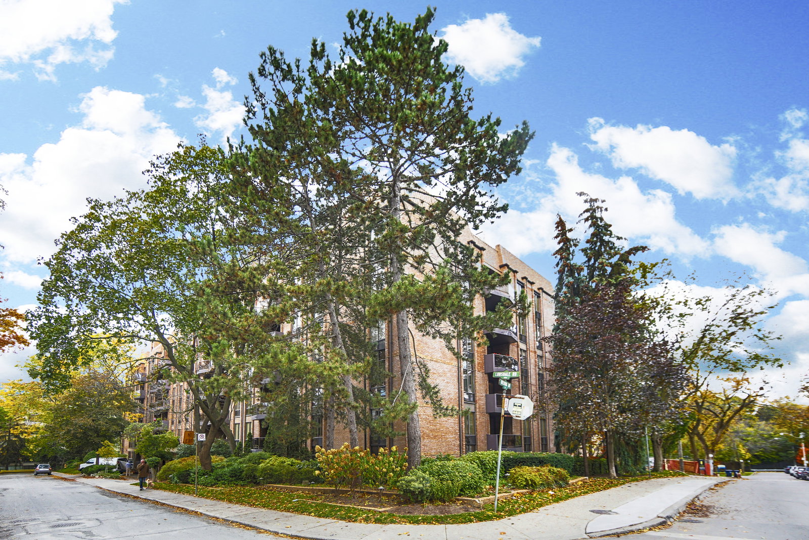 Lonsdale House condo