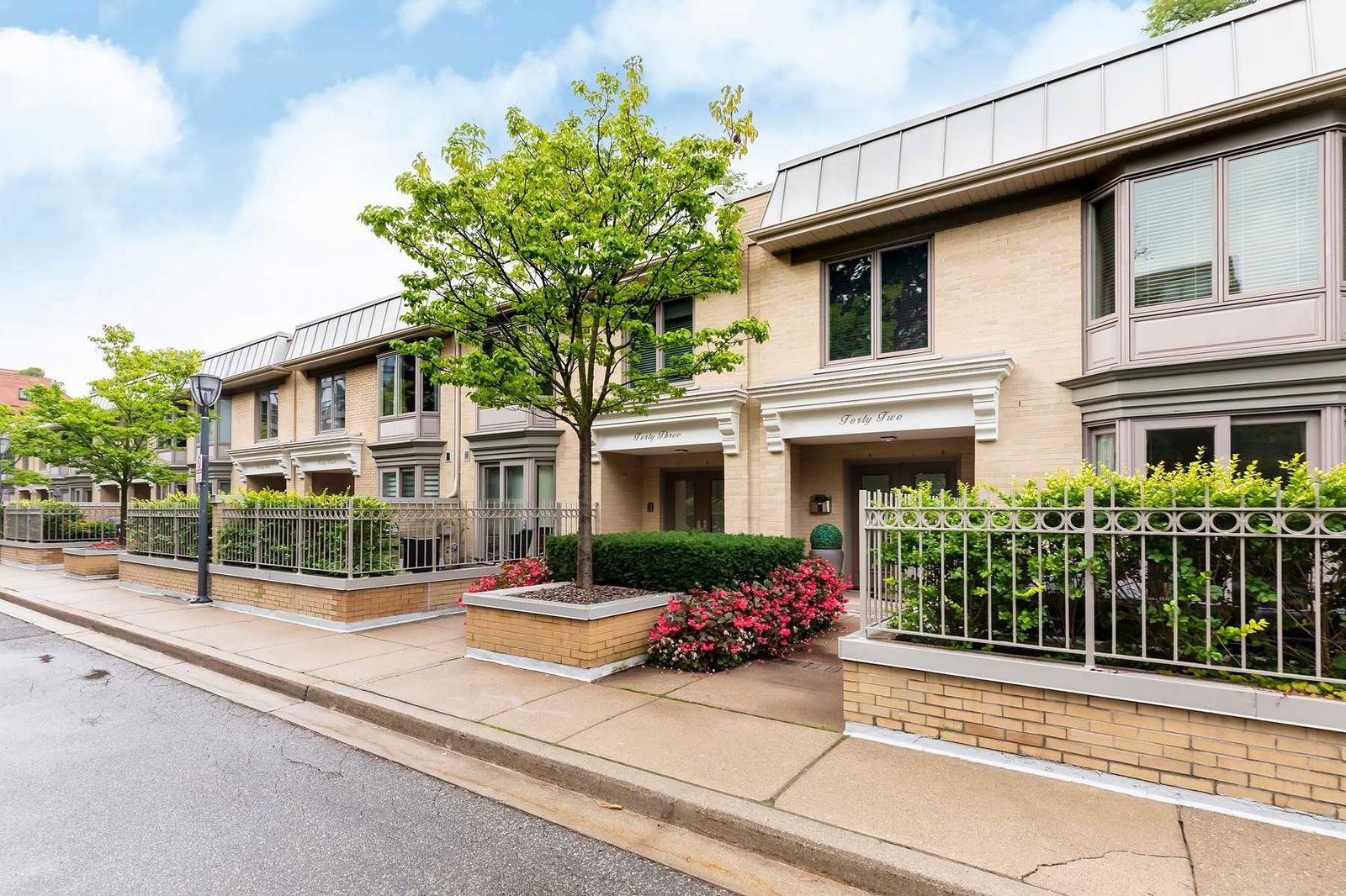 Village Gate Townhomes exterior
