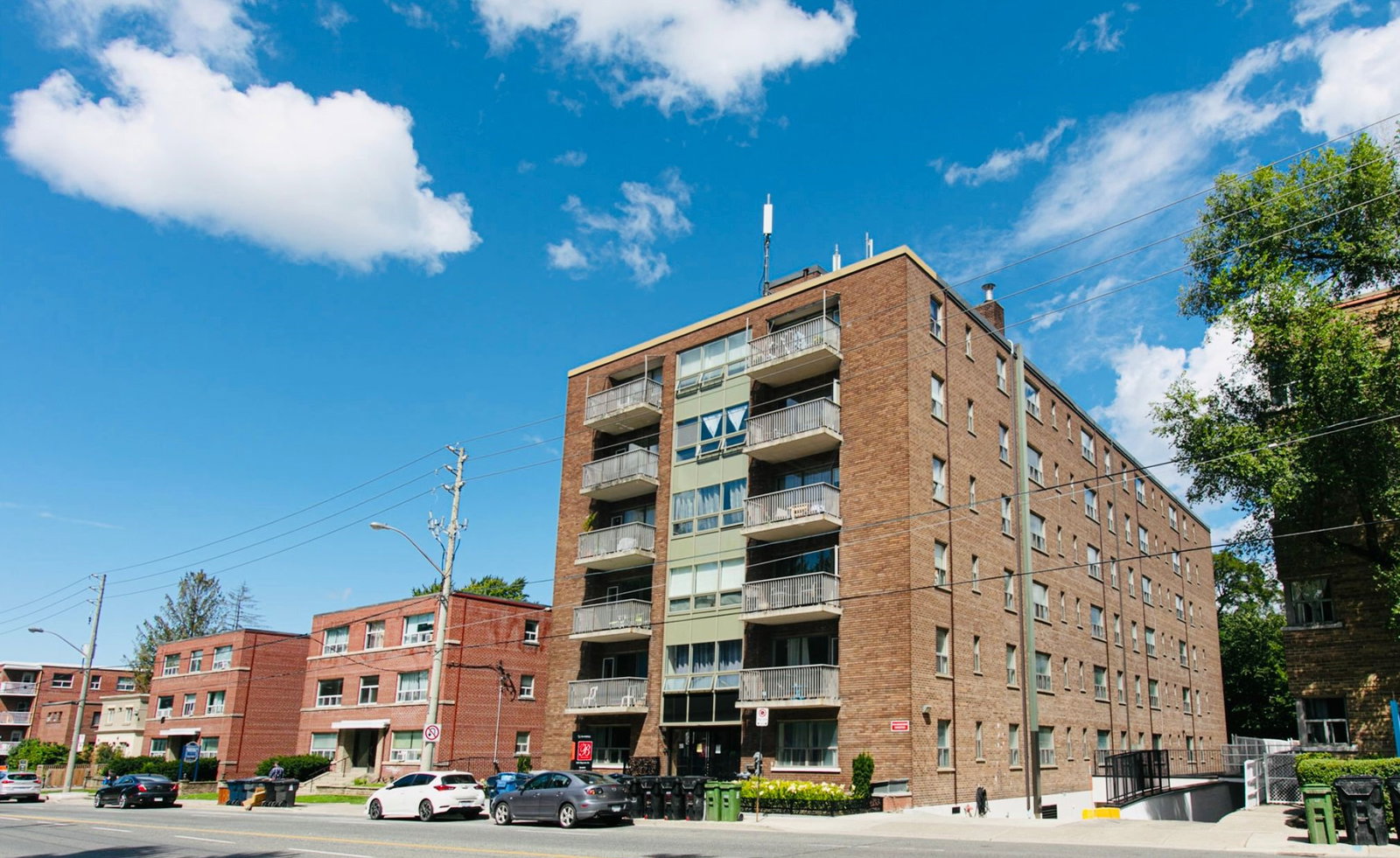 1291 Bayview Avenue North exterior