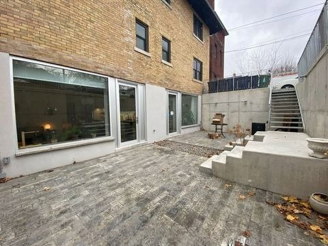 1540 King St condo building exterior