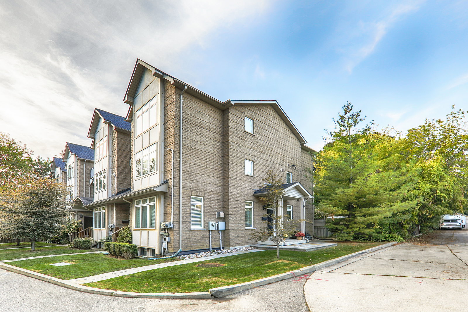 Williamson Garden Townhomes exterior