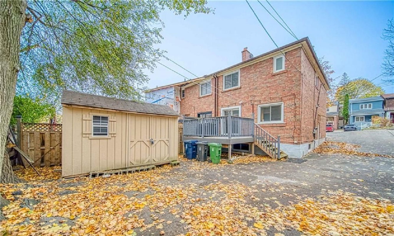 35 Bellhaven Road condo building exterior
