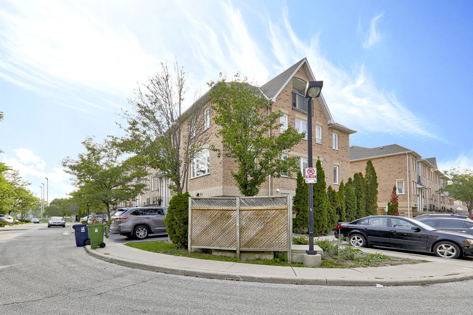 Leaside Green Townhomes condo