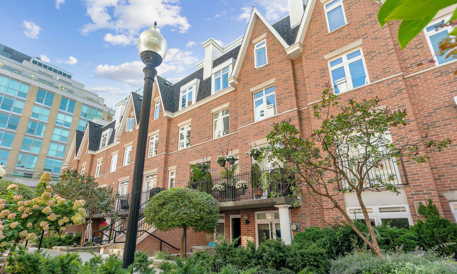 Redpath Townhomes condo