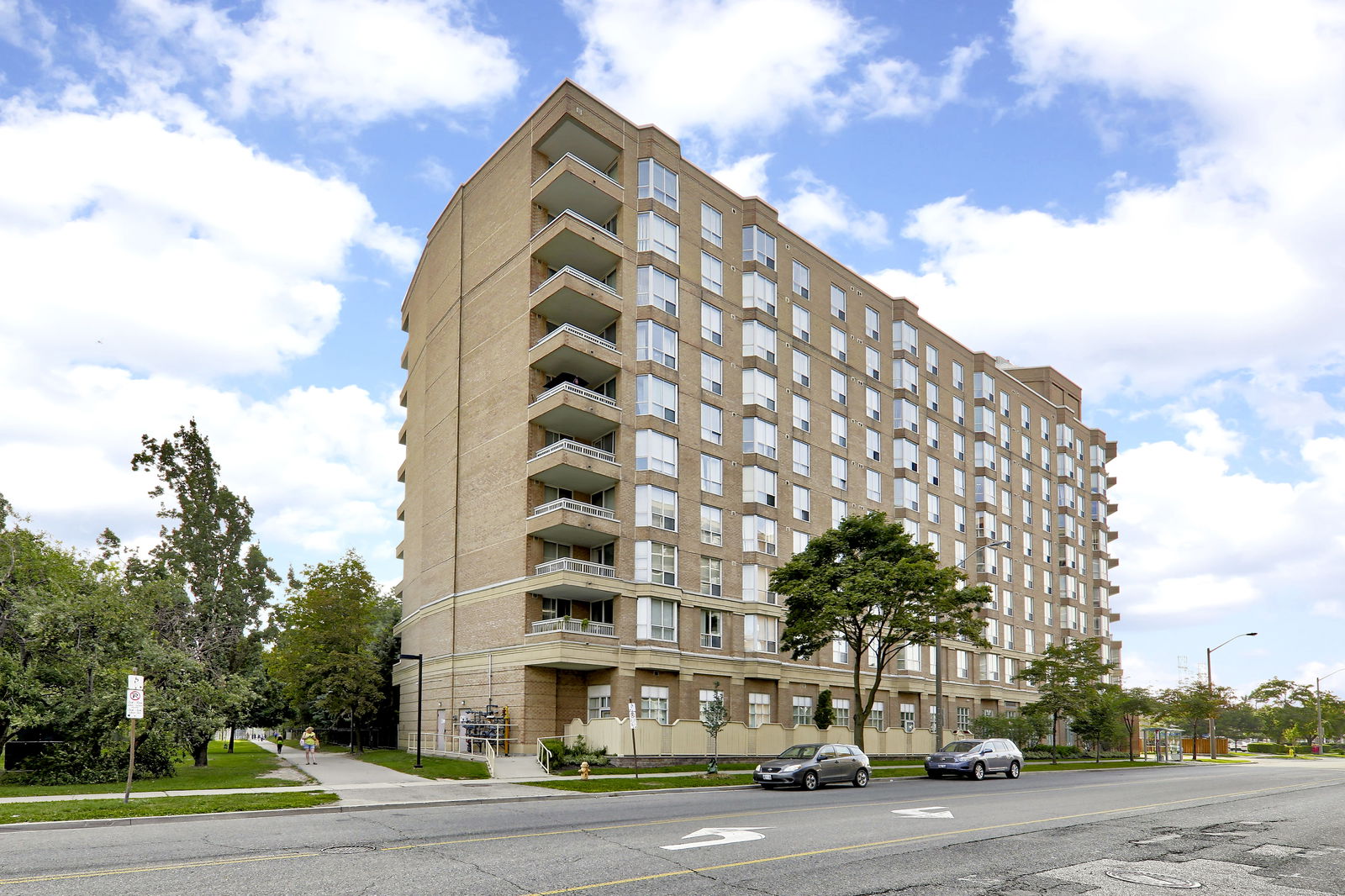 Leaside Park condo