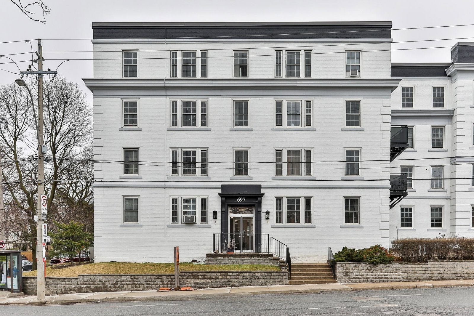 697 Eglinton Ave W exterior