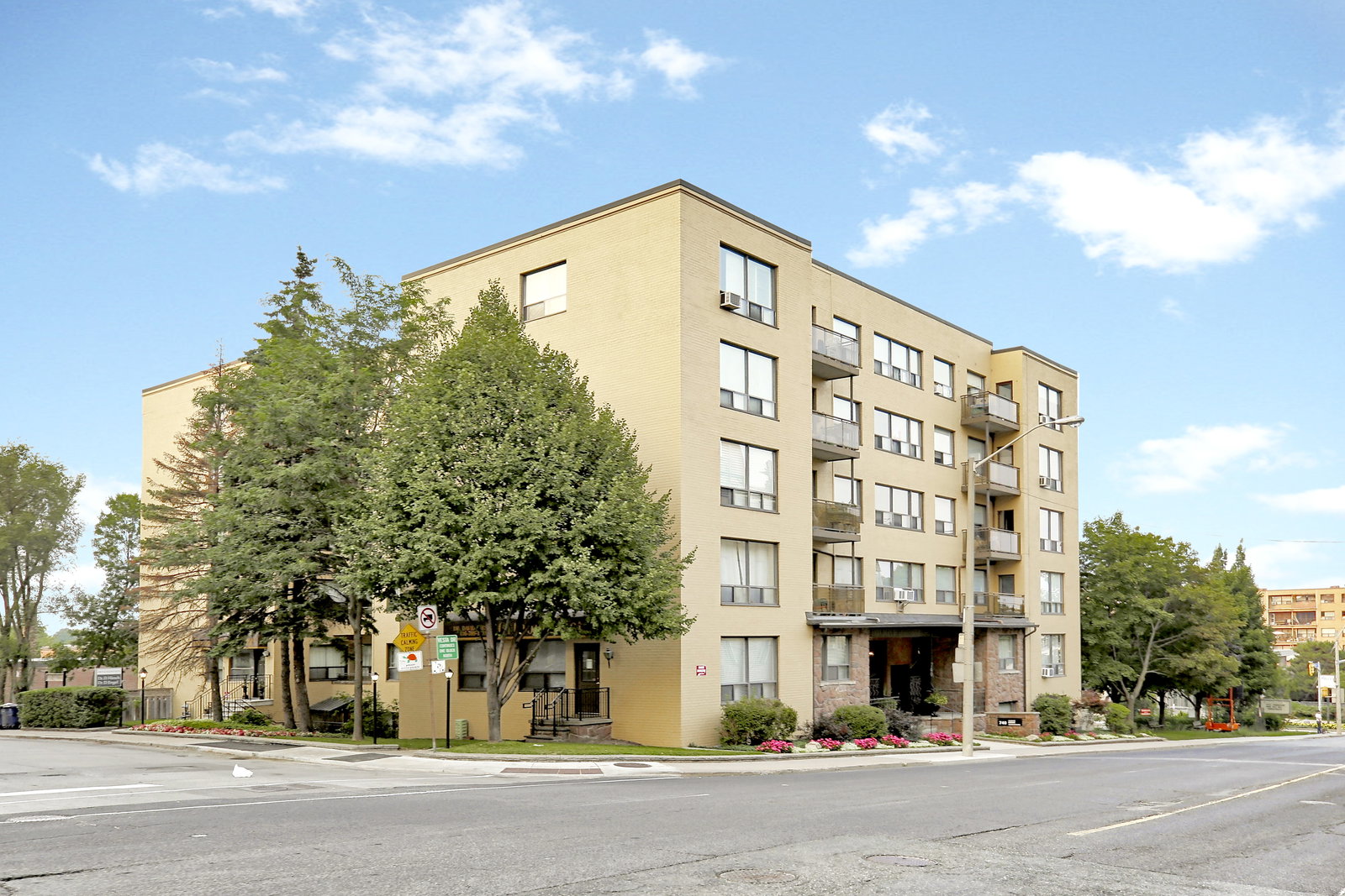 Albany Court exterior