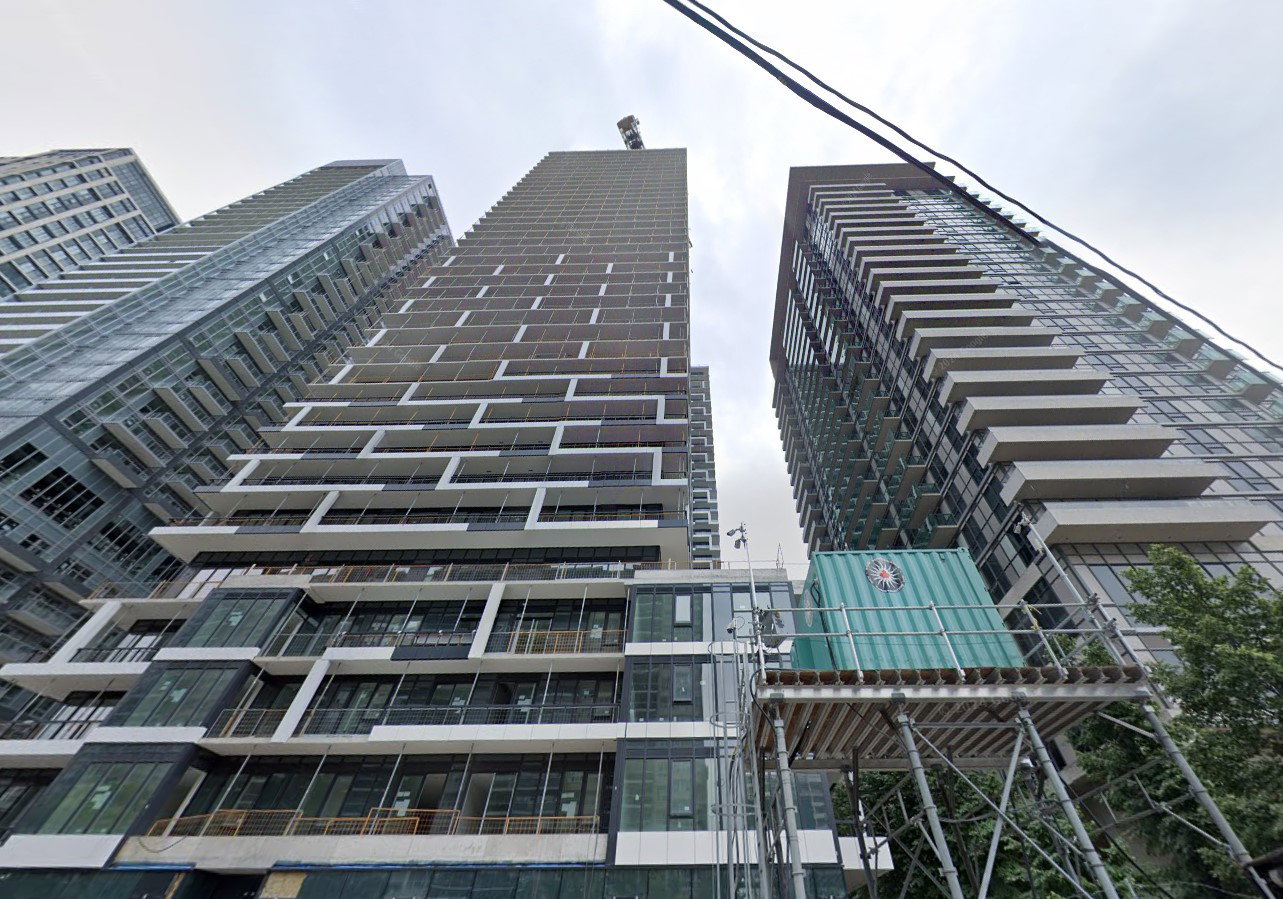 Akoya exterior