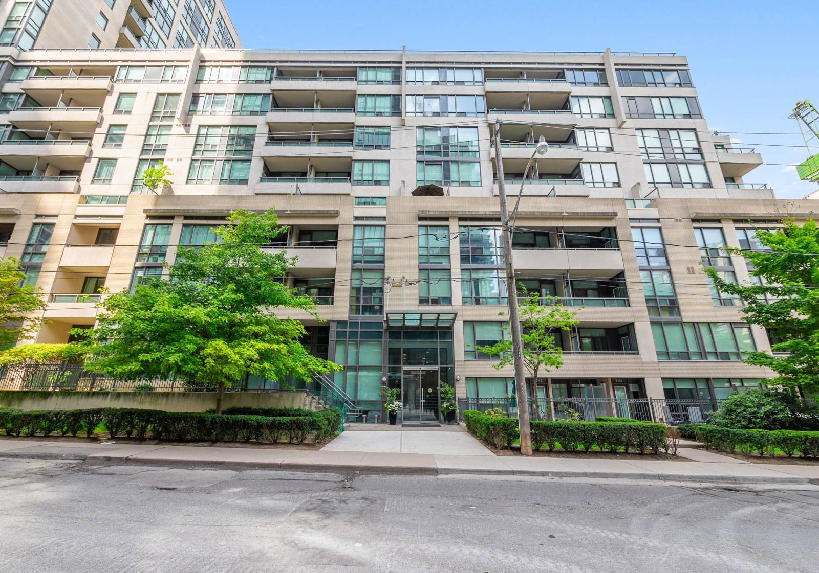 220 Redpath Avenue exterior