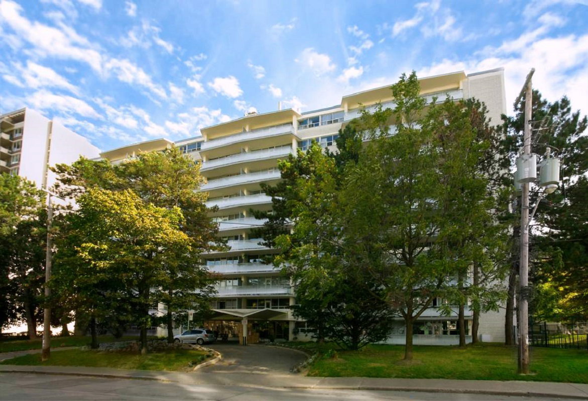 33 Erskine Avenue exterior