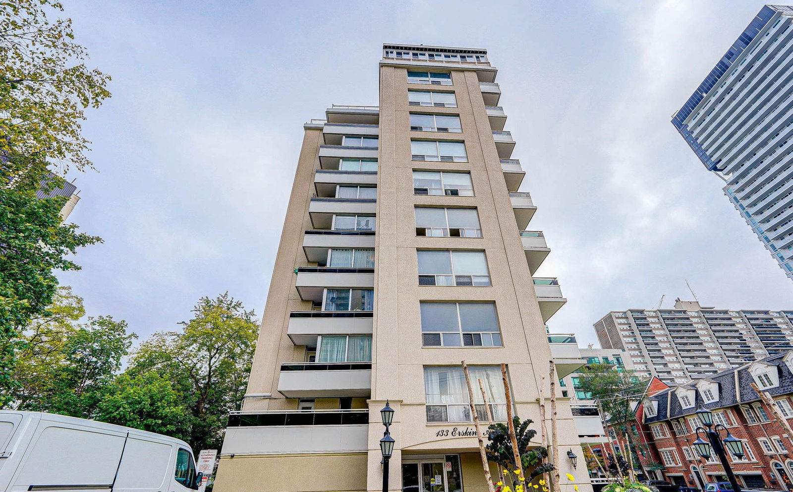 133 Erskine Avenue Condos condo building exterior