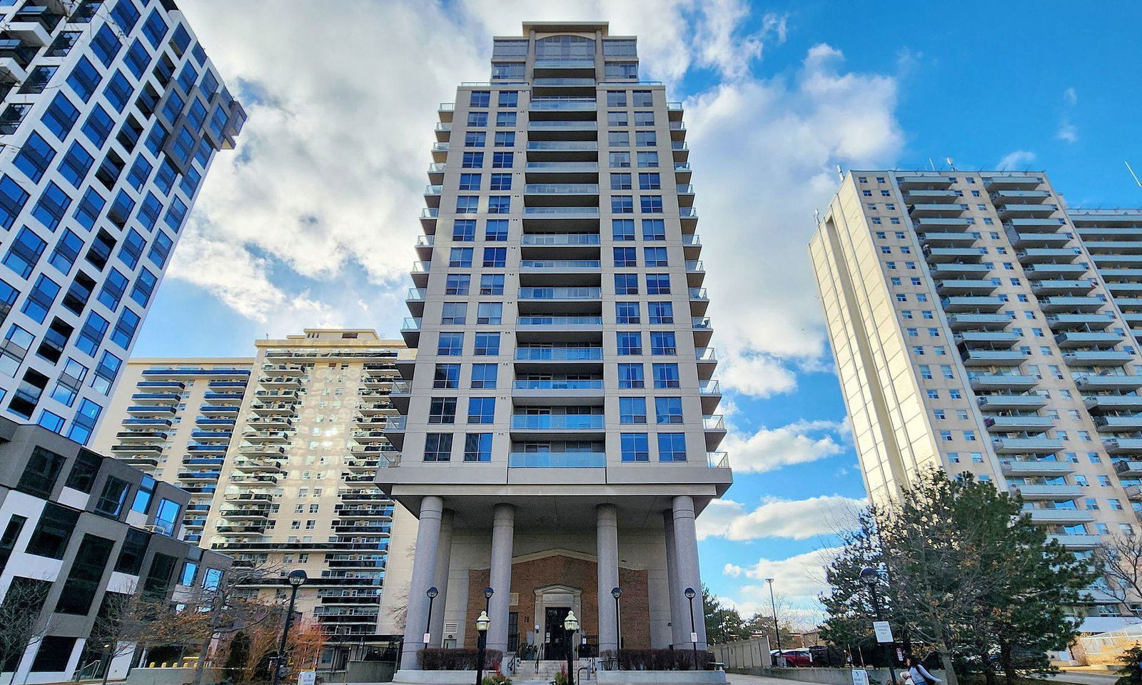 High Park Condominiums exterior