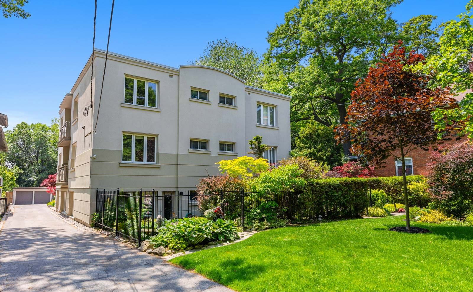 21 Benlamond Avenue exterior