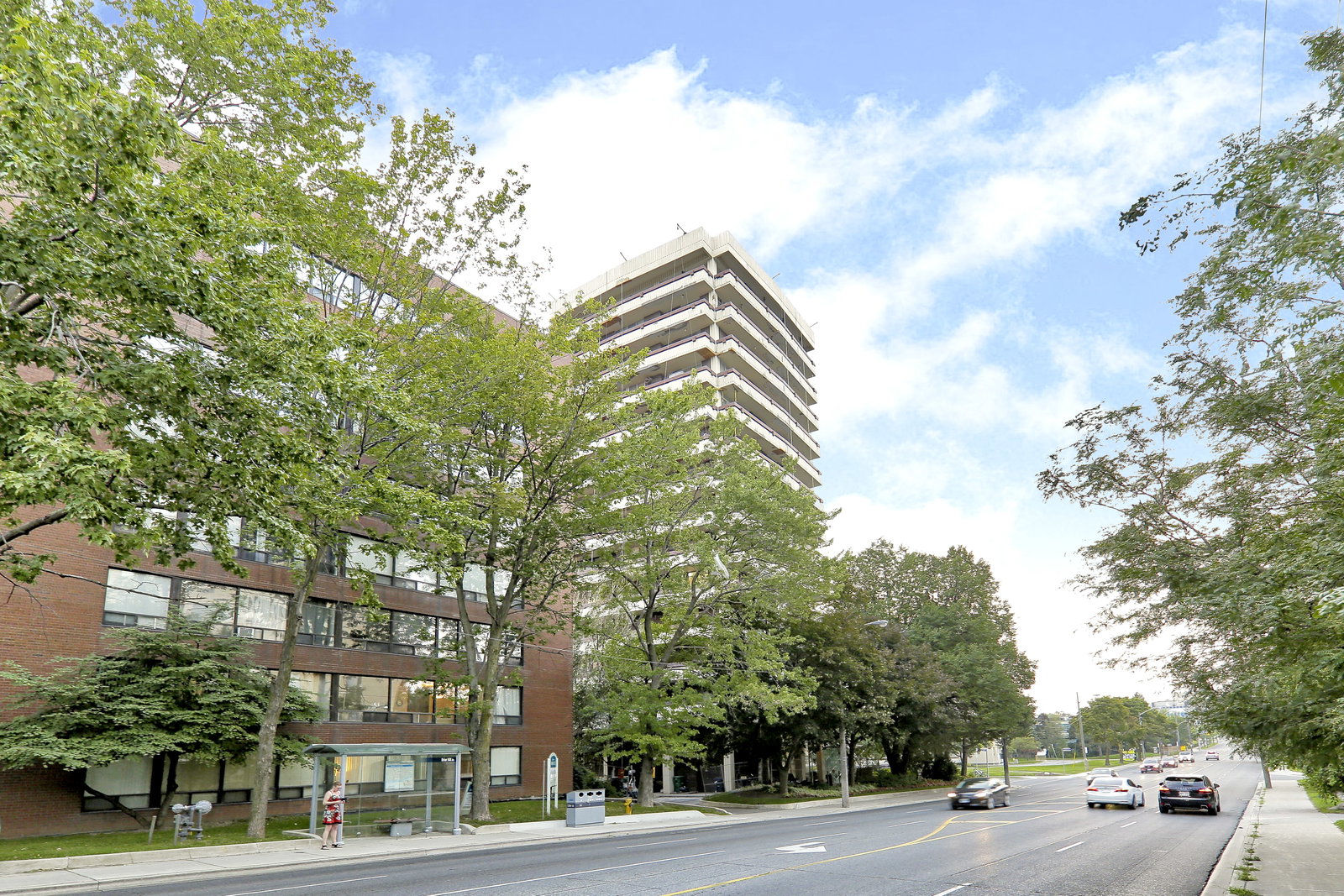 2600 Bathurst Condos exterior