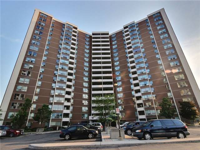 15 Vicora Linkway Condos exterior