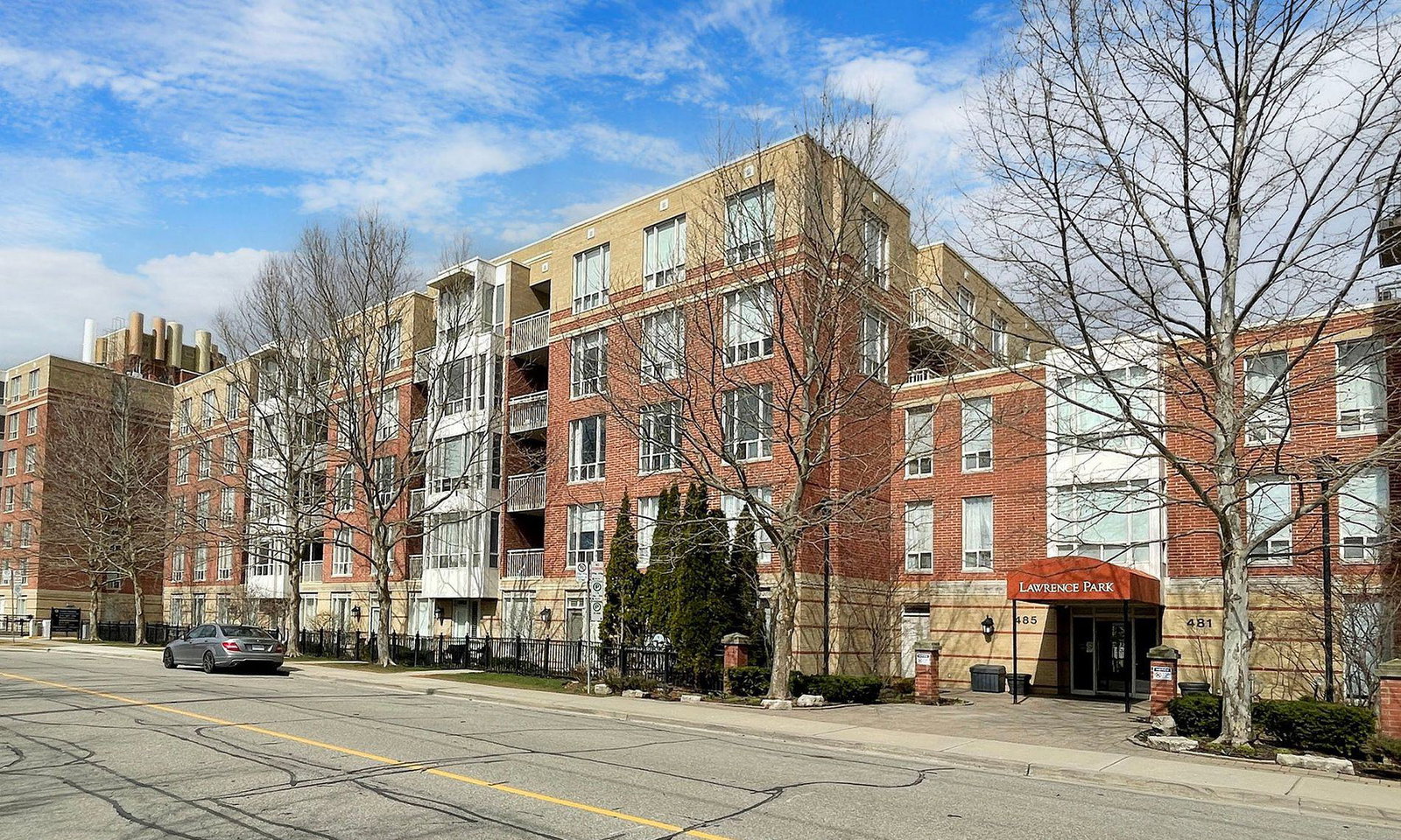 Lawrence Park Condos on Rosewell condo
