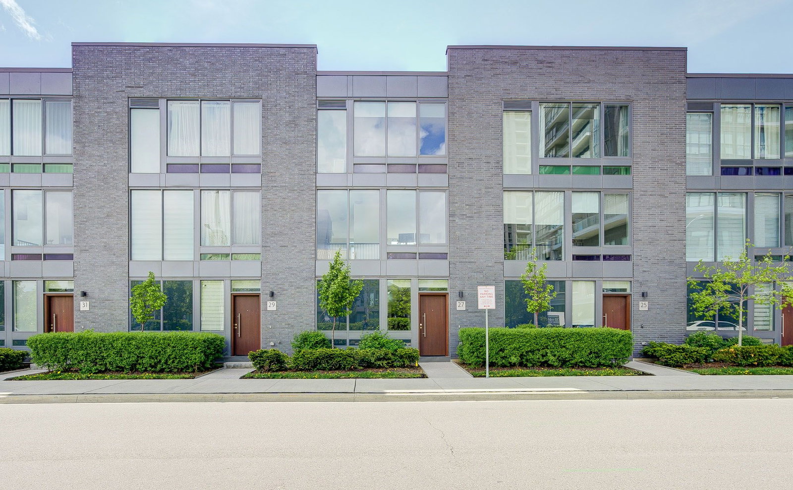 27 Sonic Way exterior
