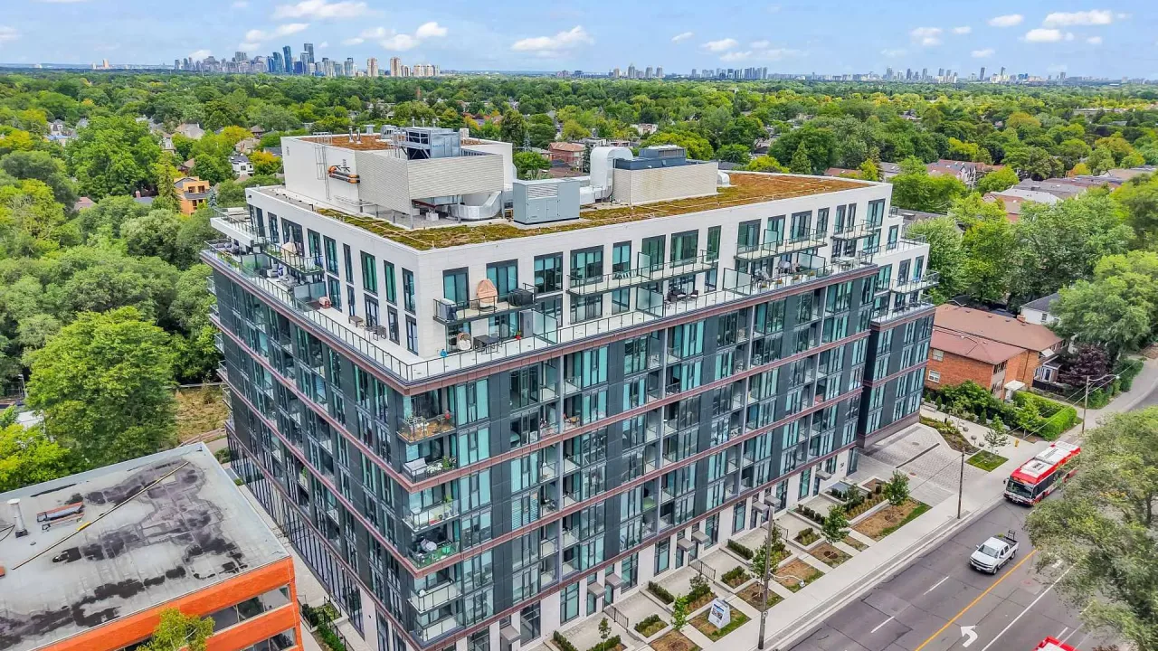254 Lawrence Avenue West exterior