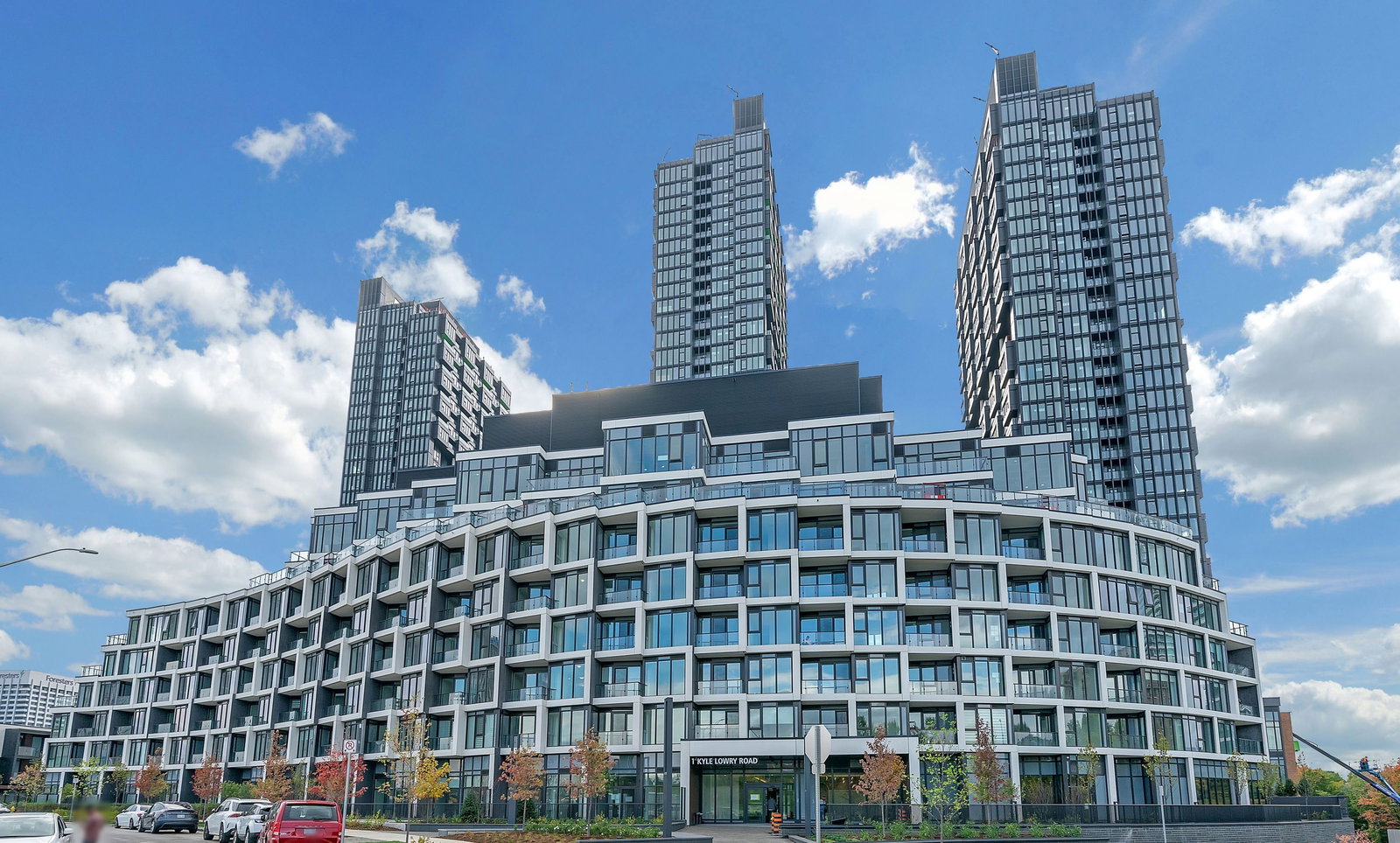 Crest at Crosstown exterior