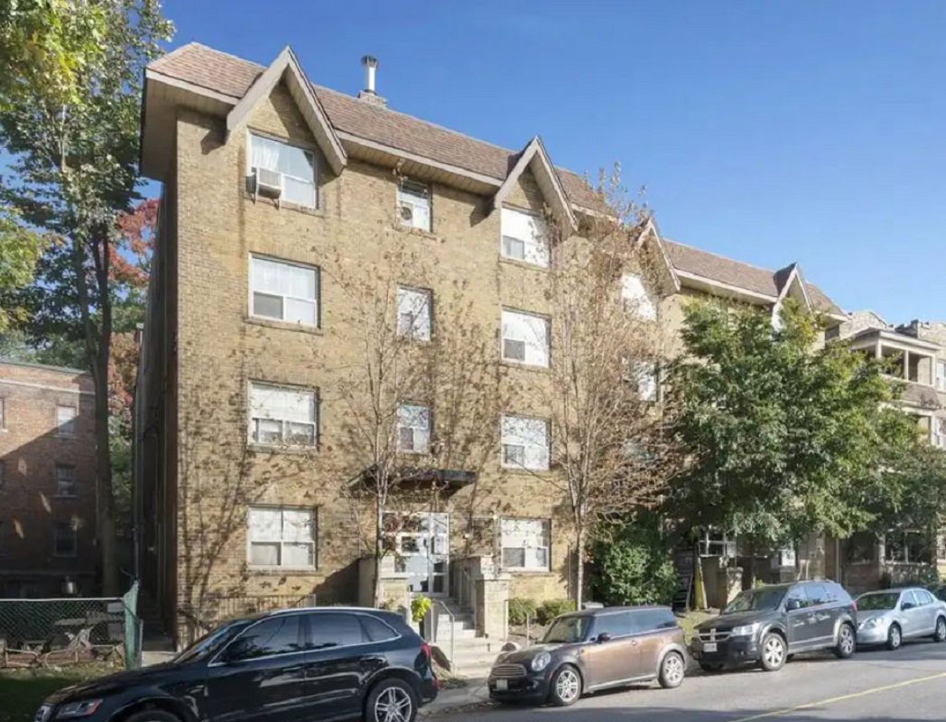 2404 Queen Street East exterior