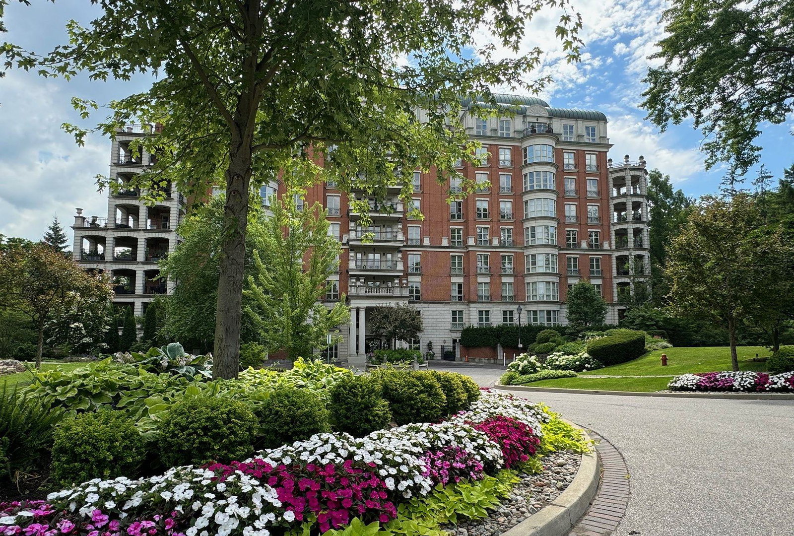The Chedington Condos exterior