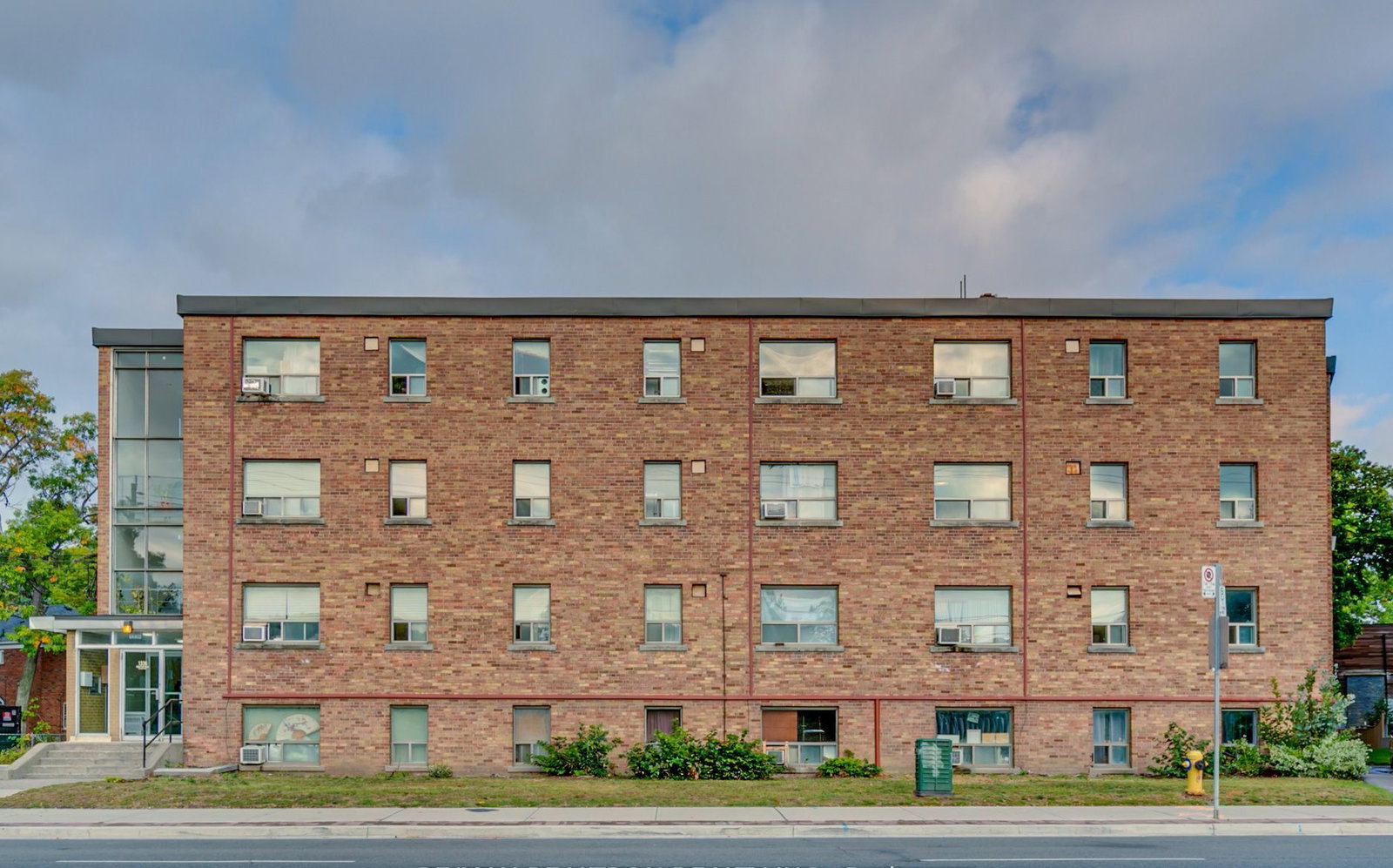 1336 Kingston Road exterior