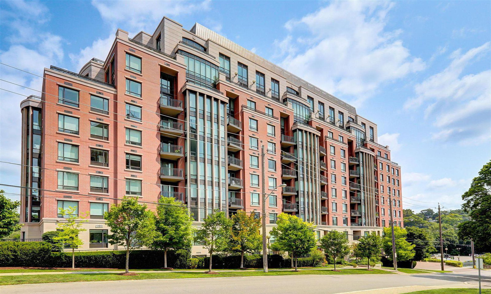 Riverhouse at the Old Mill Condos exterior
