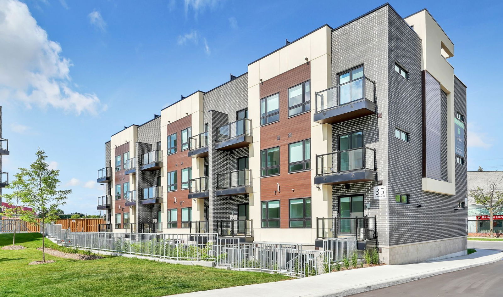 The Towns on Danforth exterior