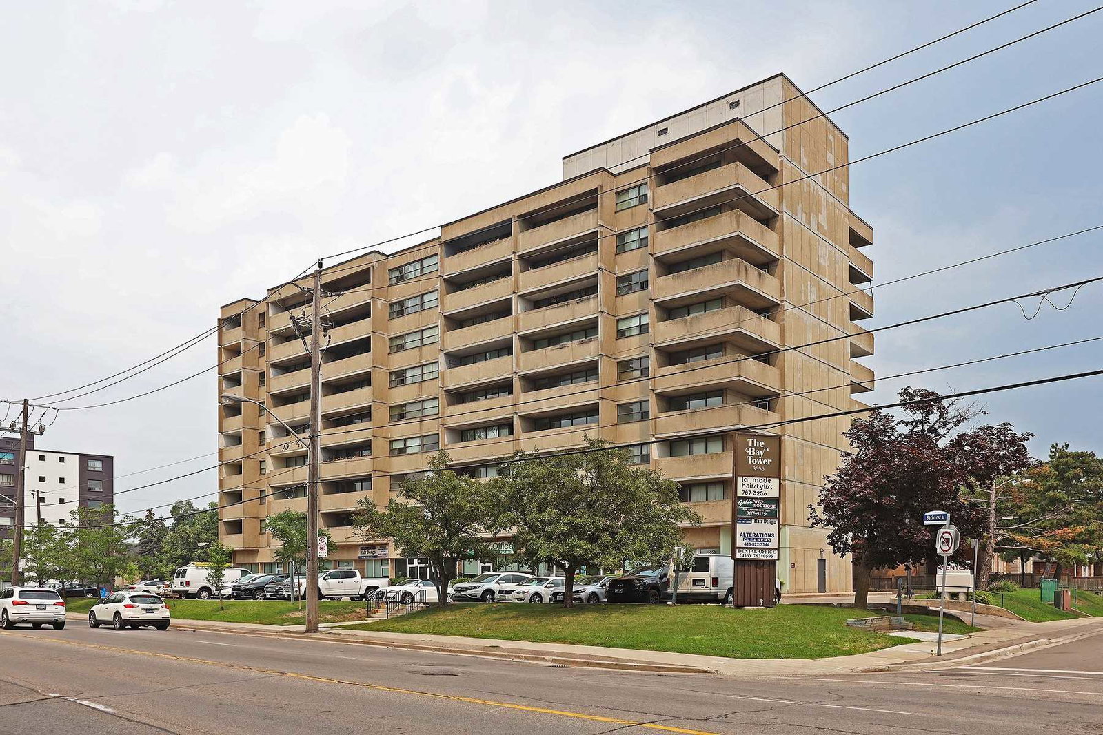 3555 Bathurst Street Condos exterior