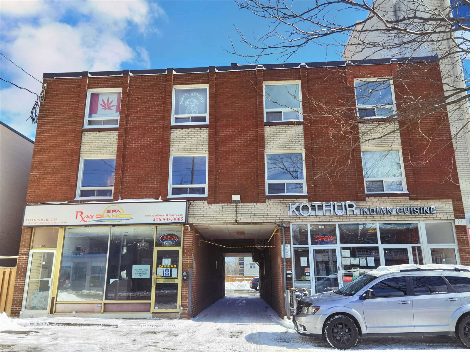 2403 Lake Shore Boulevard West exterior