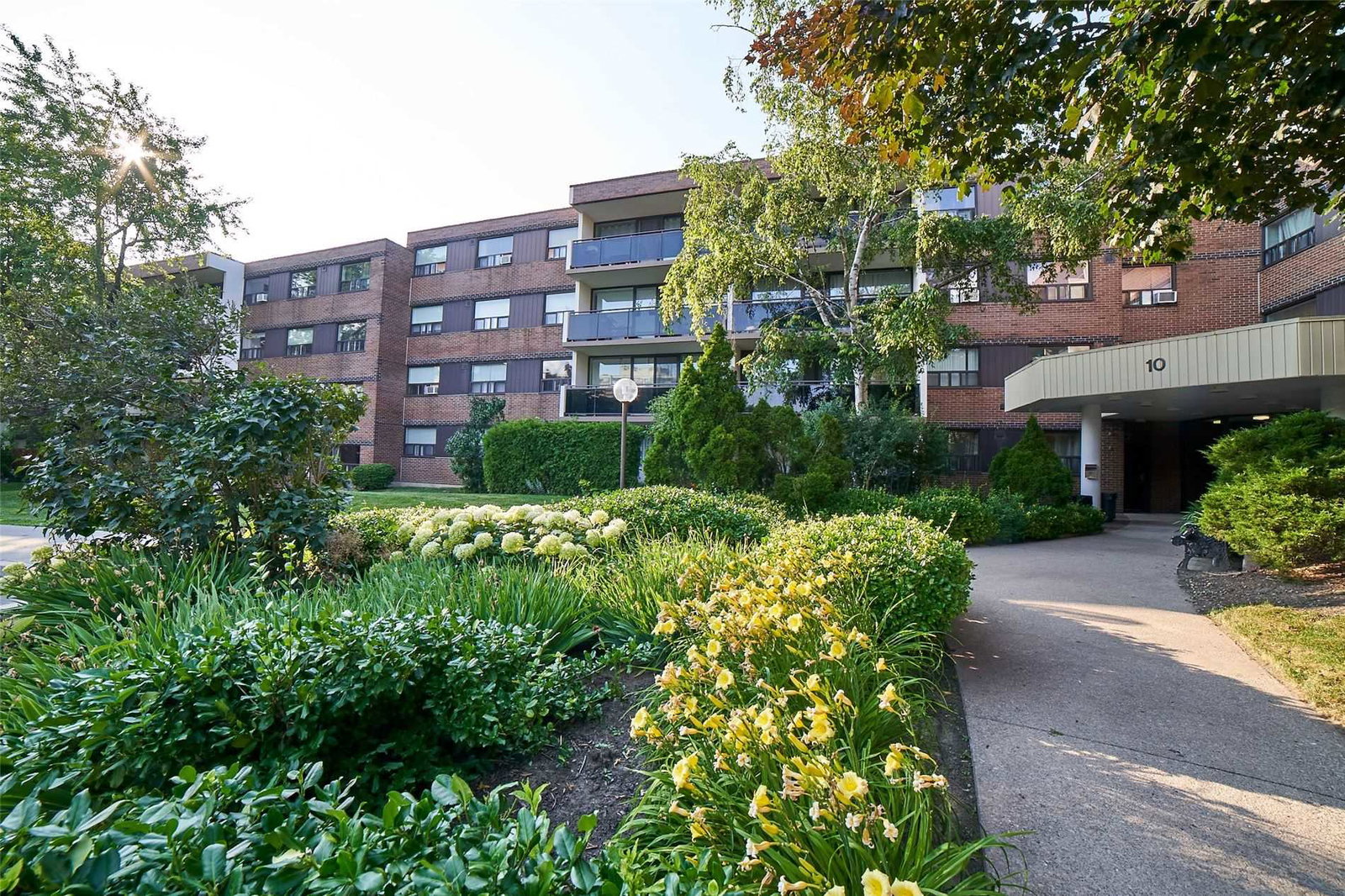 Victoria Town condo