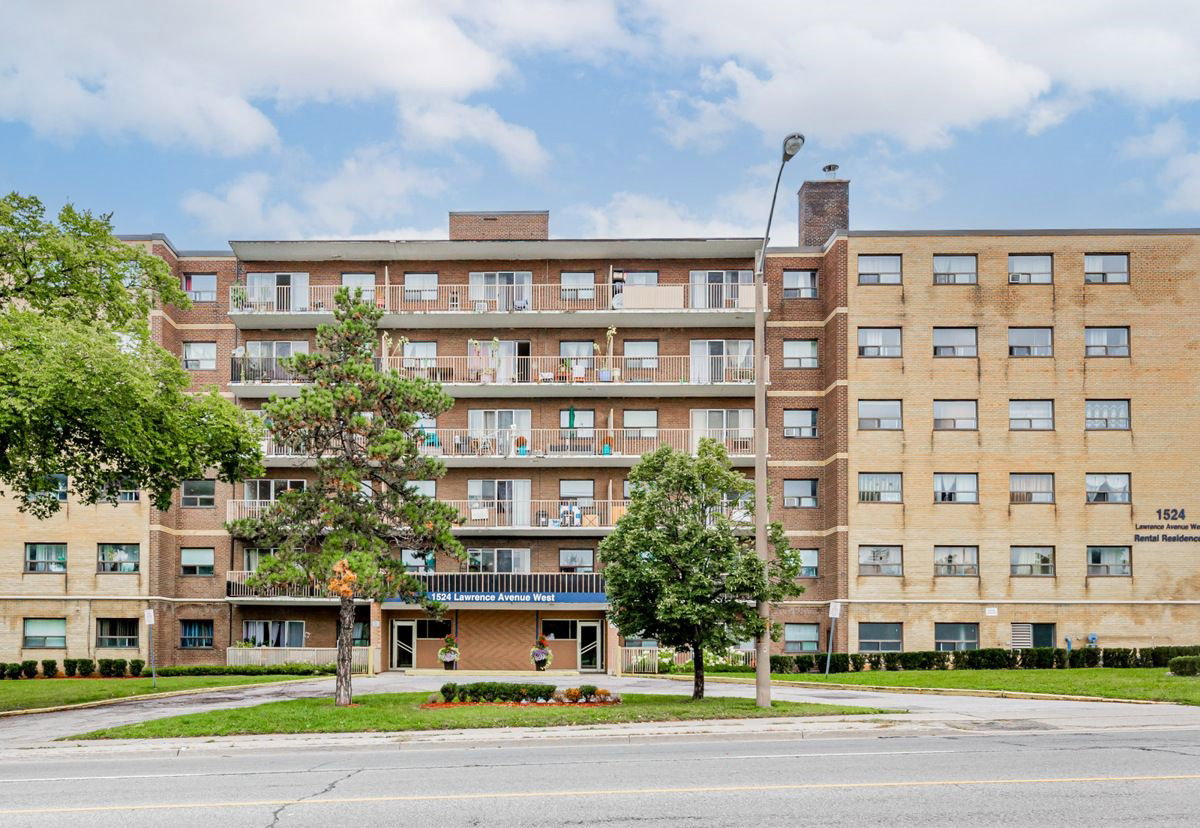 1524 Lawrence Avenue condo building exterior