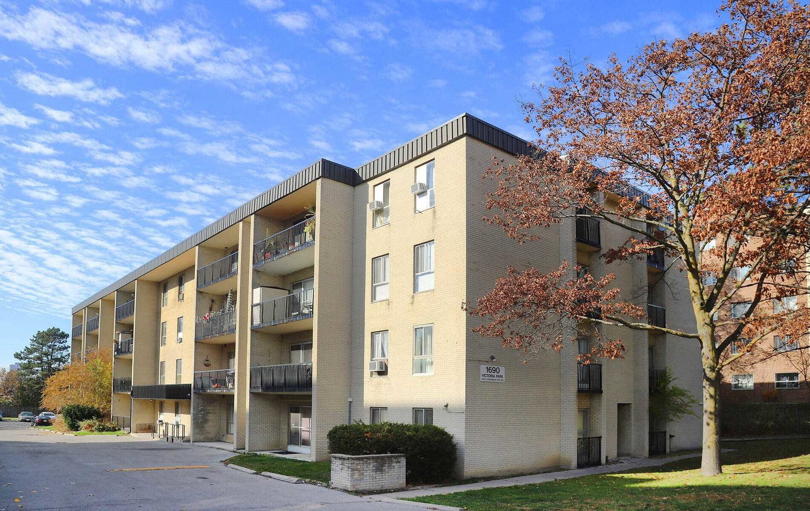 1690 Victoria Park Avenue Condos exterior