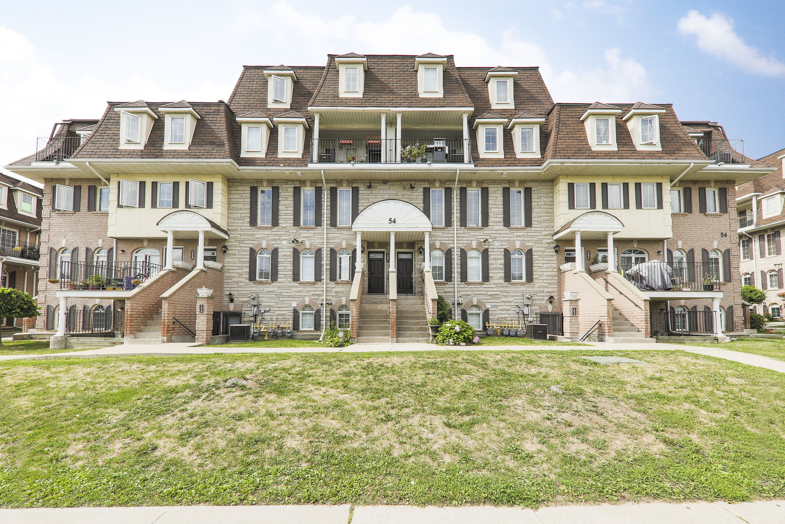 Sidney Belsey Crescent Townhomes condo