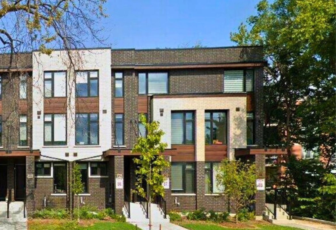 1758 Lawrence Avenue West exterior