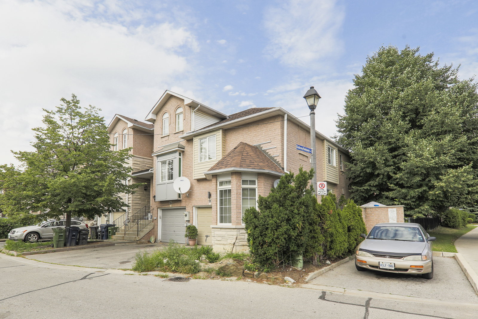 Pioneer Townhomes condo