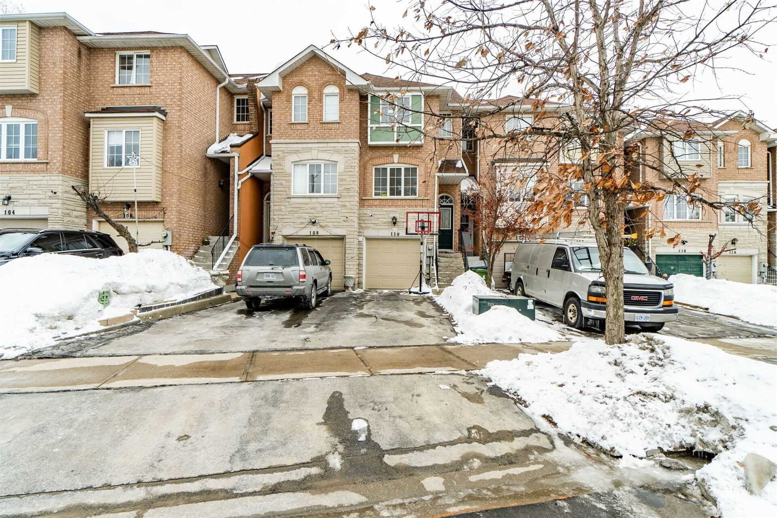 100 Charlton Settlement Avenue Townhouses condo