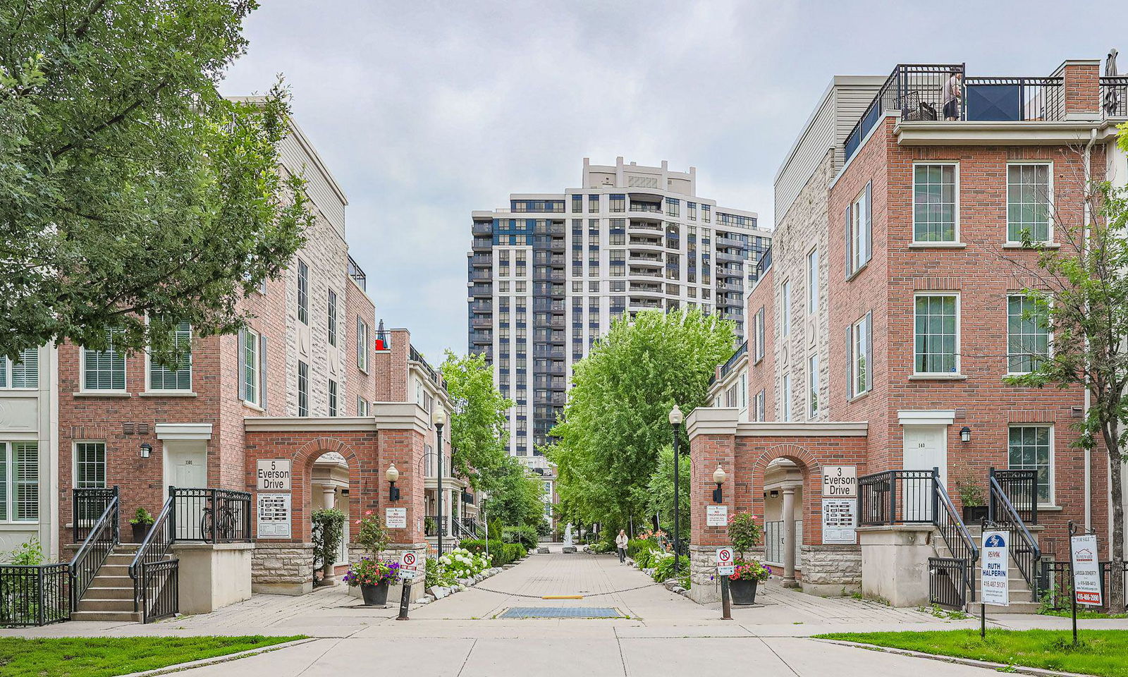 Everson Townhomes exterior