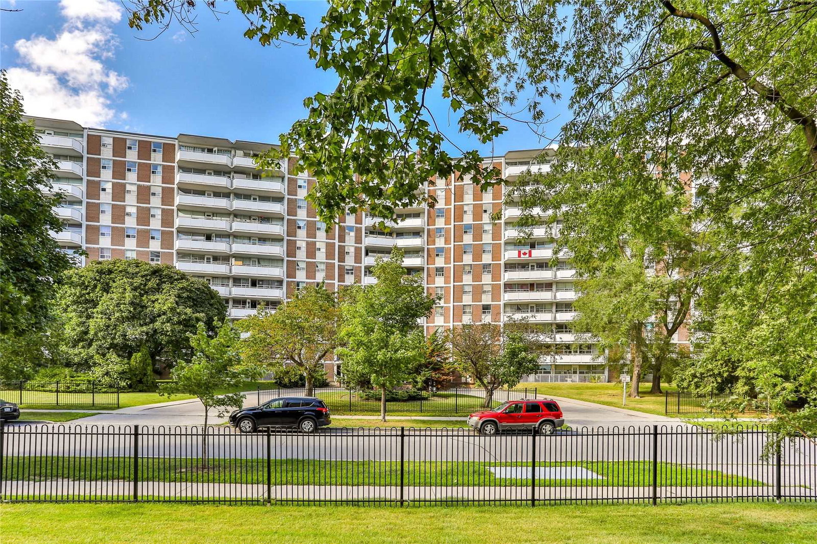 100 & 105 Rowena Drive exterior