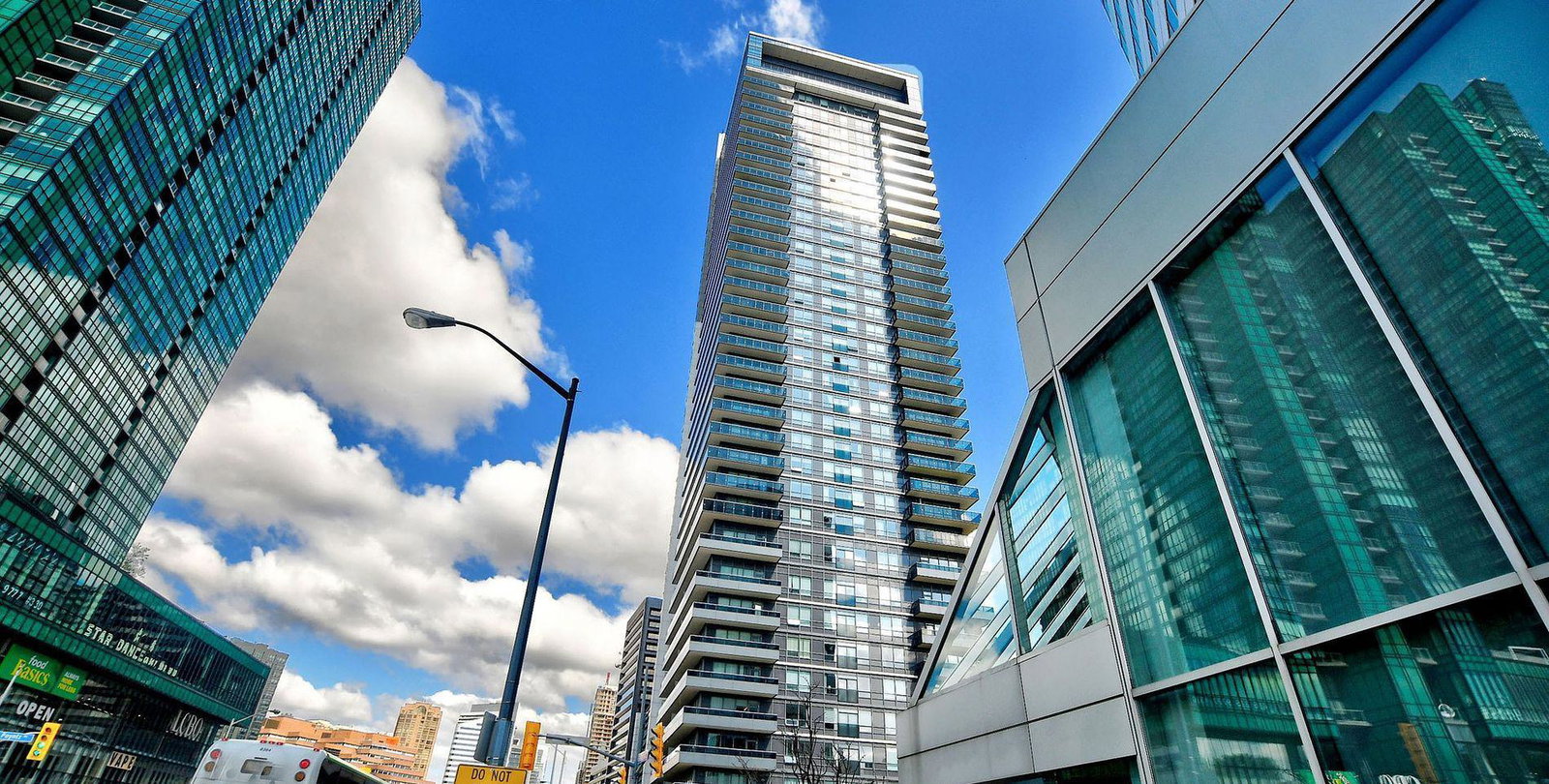 Hullmark Centre Condos condo